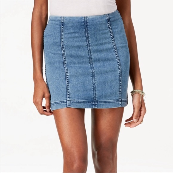Free People Mini Denim Y2K Skirt Size 6 Blue Jean Seam Front Zip Up - Picture 1 of 8